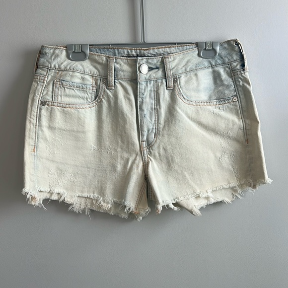 American eagle distressed Tom girl denim shorts light wash - Picture 1 of 3